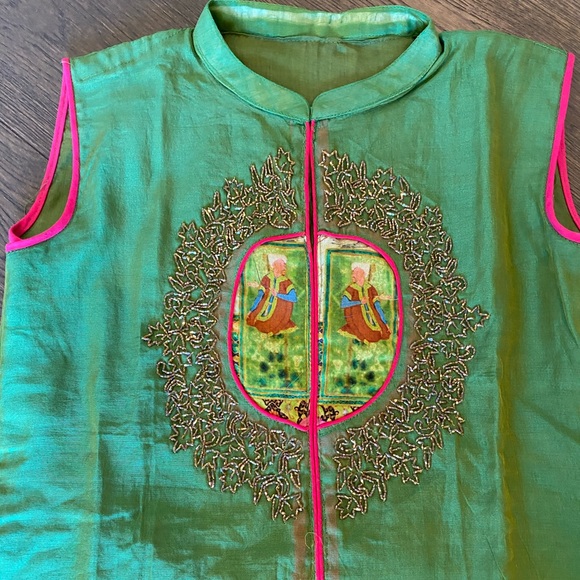 Indian dress. - Picture 6 of 8